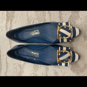 [SOLD] Salvatore Ferragamo patent leather pumps size 9